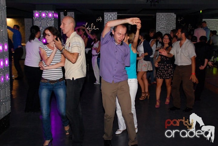 Dans şi voie bună în Life, 