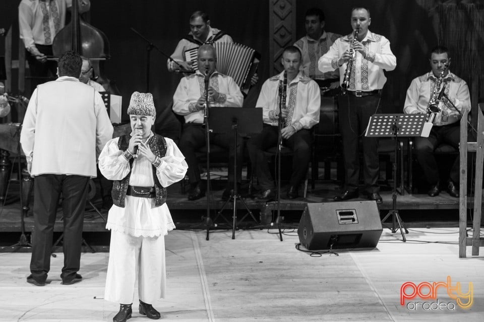 De Sărbători în Bihor, Teatrul Regina Maria