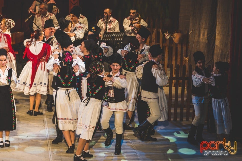 De Sărbători în Bihor, Teatrul Regina Maria