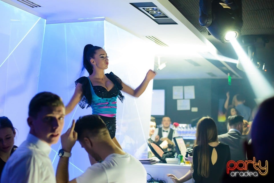 Decadance Glam Night,