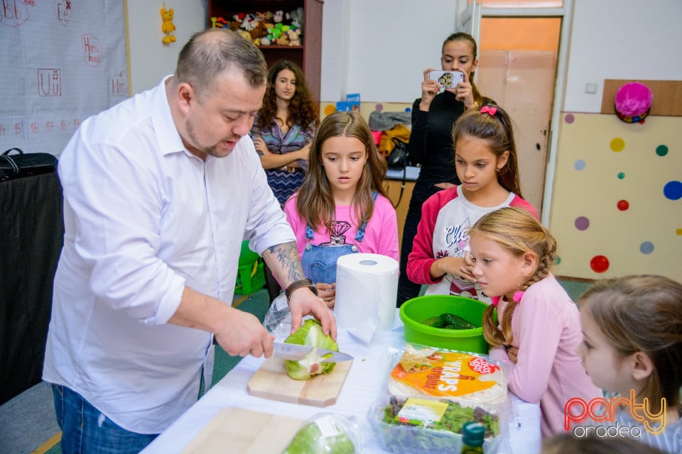 Demonstraţie de artă culinară cu Master Chef, Şcoala de prinţi şi prinţese „Gift of Beauty”