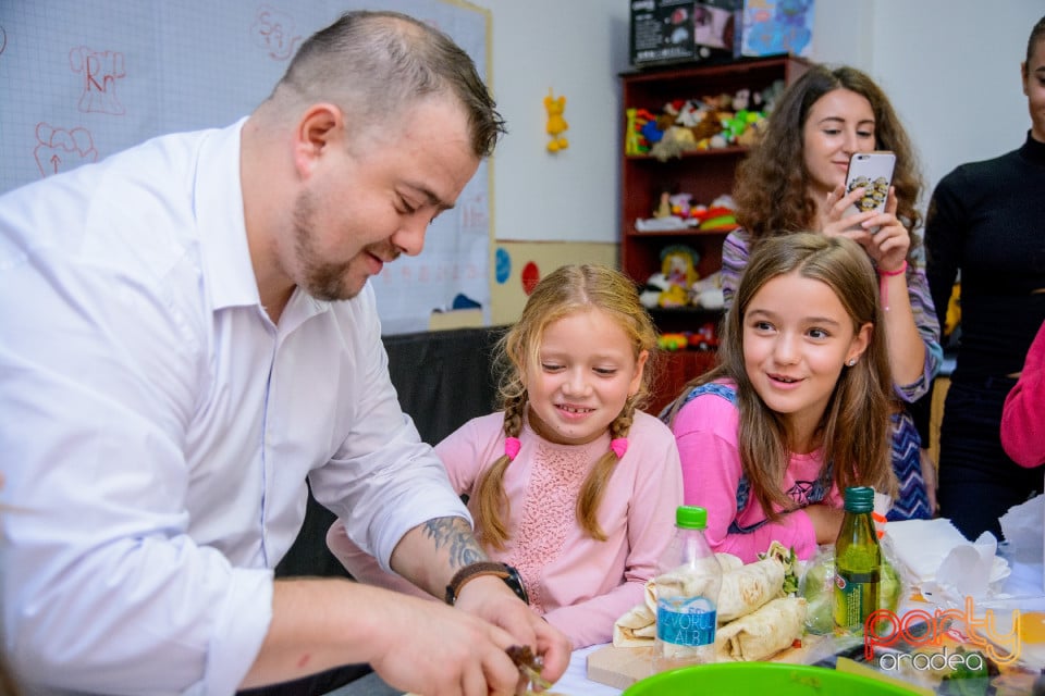 Demonstraţie de artă culinară cu Master Chef, Şcoala de prinţi şi prinţese „Gift of Beauty”