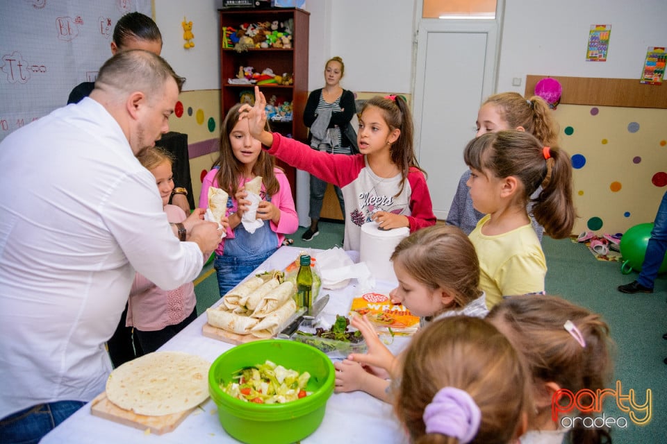 Demonstraţie de artă culinară cu Master Chef, Şcoala de prinţi şi prinţese „Gift of Beauty”