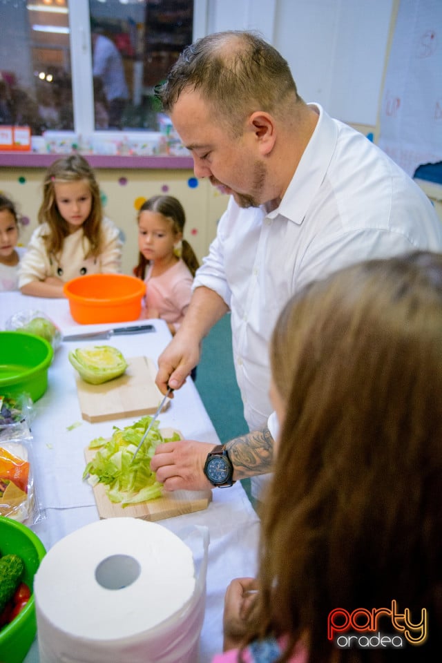 Demonstraţie de artă culinară cu Master Chef, Şcoala de prinţi şi prinţese „Gift of Beauty”