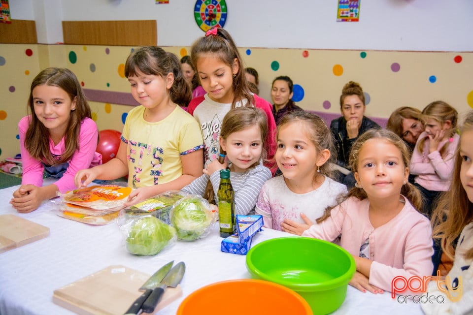 Demonstraţie de artă culinară cu Master Chef, Şcoala de prinţi şi prinţese „Gift of Beauty”