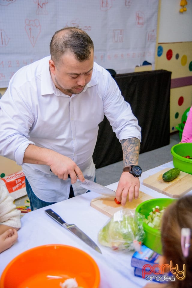 Demonstraţie de artă culinară cu Master Chef, Şcoala de prinţi şi prinţese „Gift of Beauty”