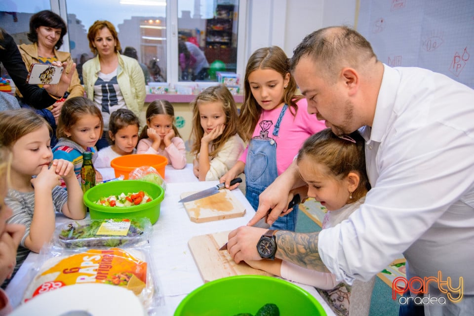 Demonstraţie de artă culinară cu Master Chef, Şcoala de prinţi şi prinţese „Gift of Beauty”