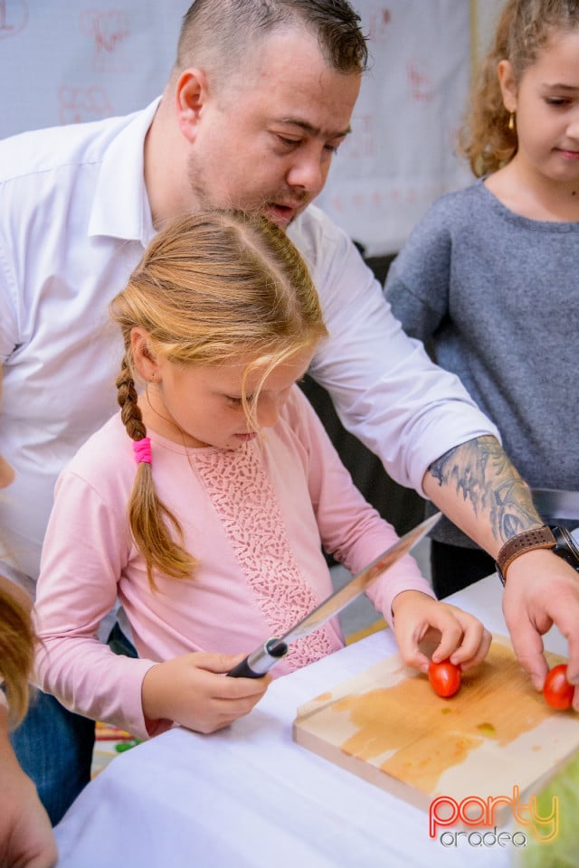 Demonstraţie de artă culinară cu Master Chef, Şcoala de prinţi şi prinţese „Gift of Beauty”