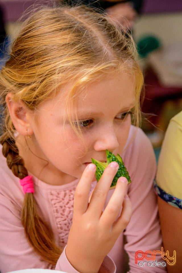 Demonstraţie de artă culinară cu Master Chef, Şcoala de prinţi şi prinţese „Gift of Beauty”