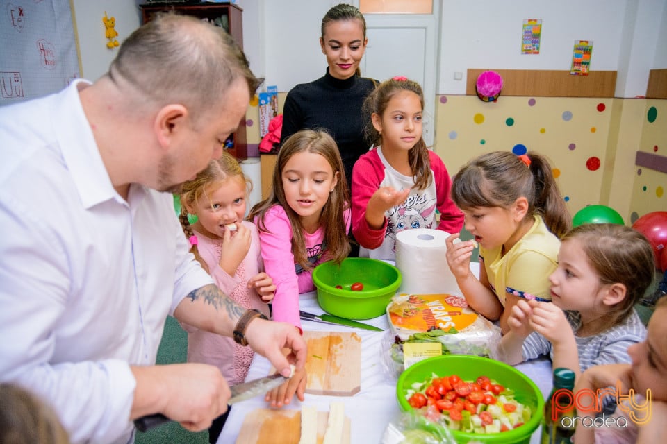 Demonstraţie de artă culinară cu Master Chef, Şcoala de prinţi şi prinţese „Gift of Beauty”