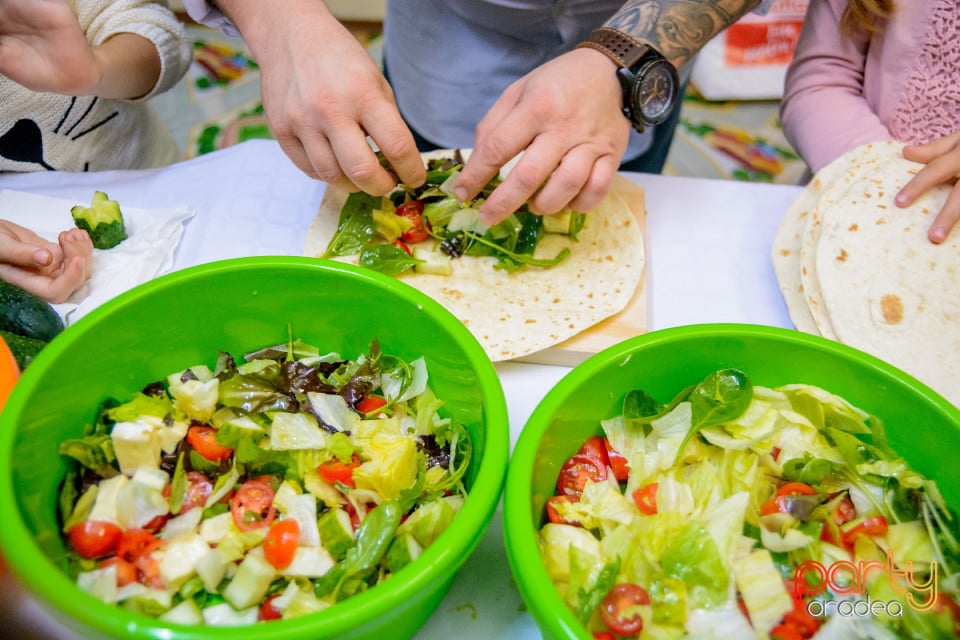 Demonstraţie de artă culinară cu Master Chef, Şcoala de prinţi şi prinţese „Gift of Beauty”