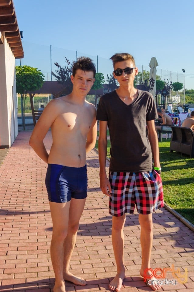 Dinsubsol - Pool Party, Complex Magnolia