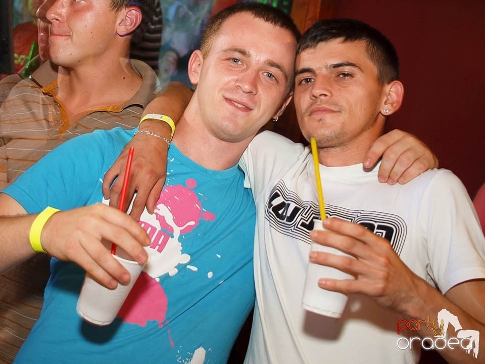 Discovery & PLSCB feat. Tia în Disco Faház,