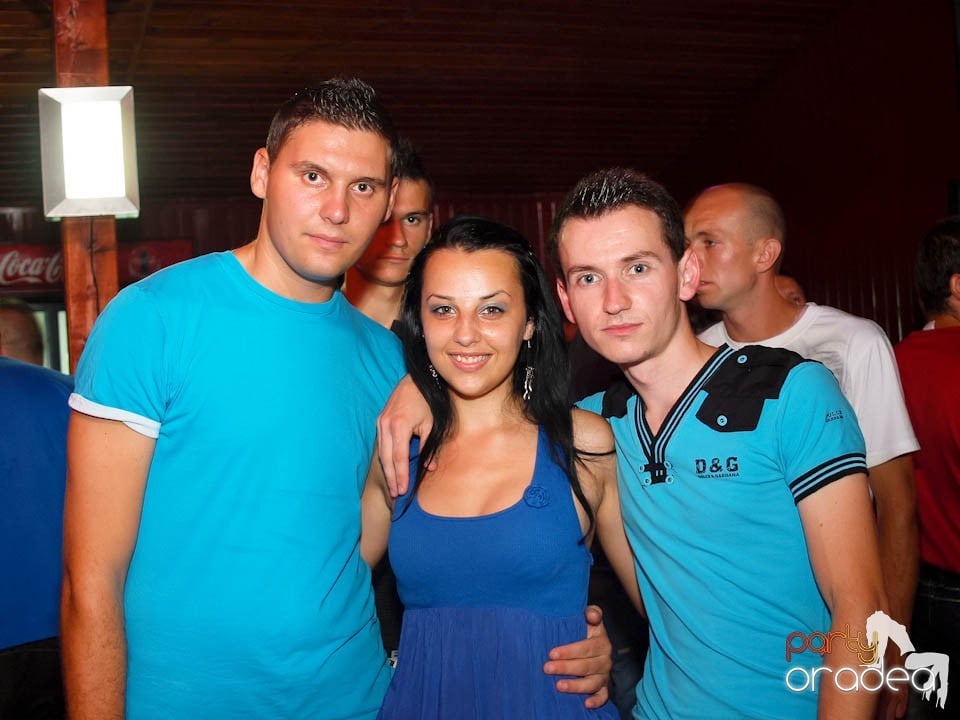 Discovery & PLSCB feat. Tia în Disco Faház,