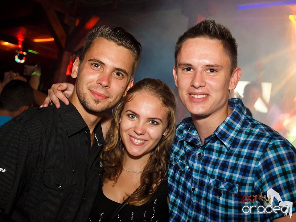 Discovery & PLSCB feat. Tia în Disco Faház, 