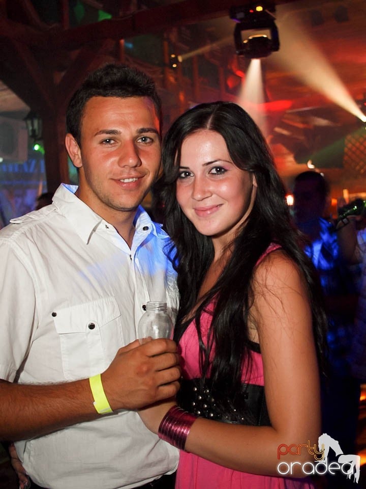 Discovery & PLSCB feat. Tia în Disco Faház,