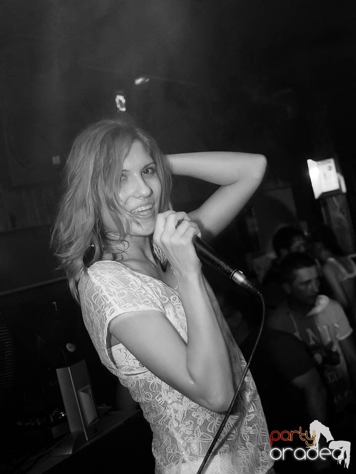 Discovery & PLSCB feat. Tia în Disco Faház,