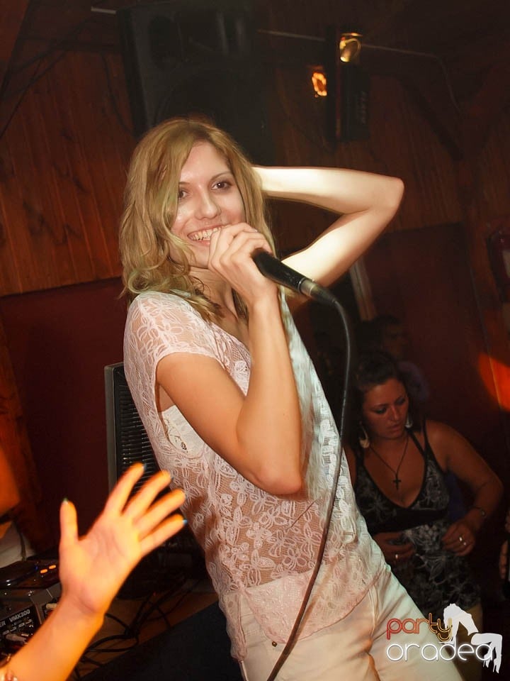 Discovery & PLSCB feat. Tia în Disco Faház,