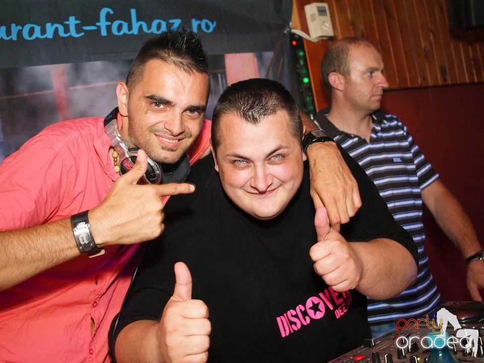 Discovery & PLSCB feat. Tia în Disco Faház,