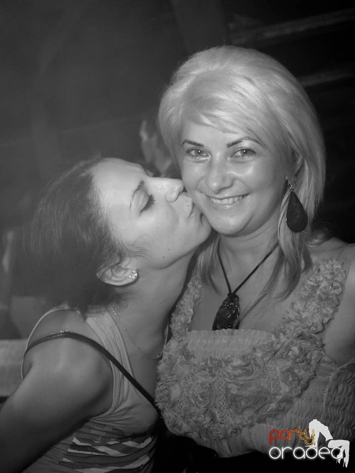 Discovery & PLSCB feat. Tia în Disco Faház,