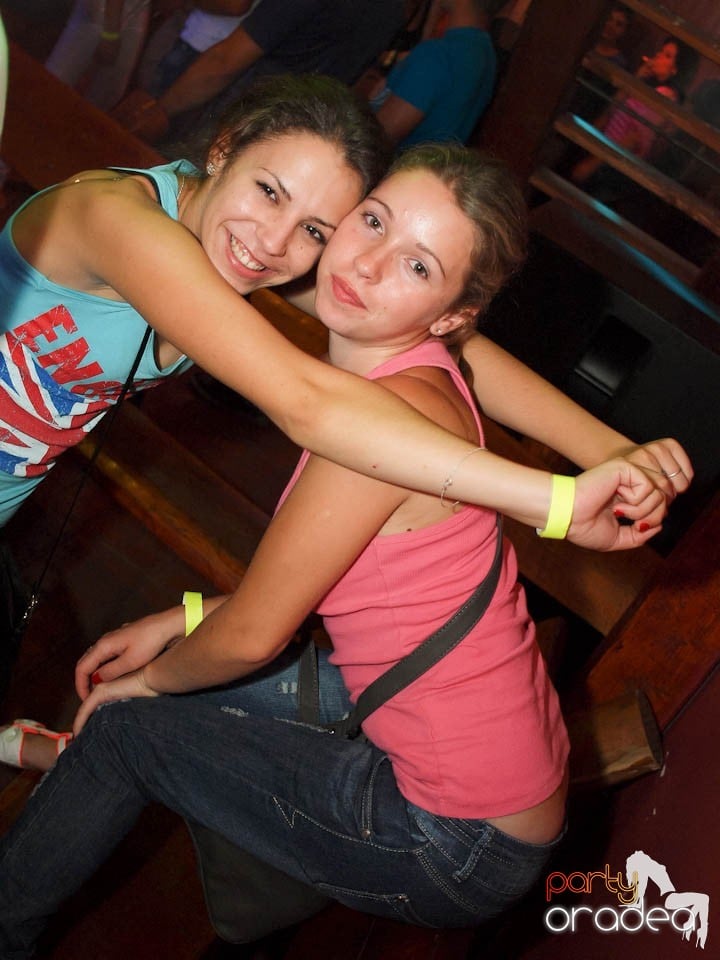 Discovery & PLSCB feat. Tia în Disco Faház,