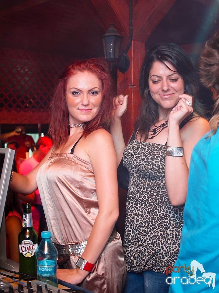 Discovery & PLSCB feat. Tia în Disco Faház,