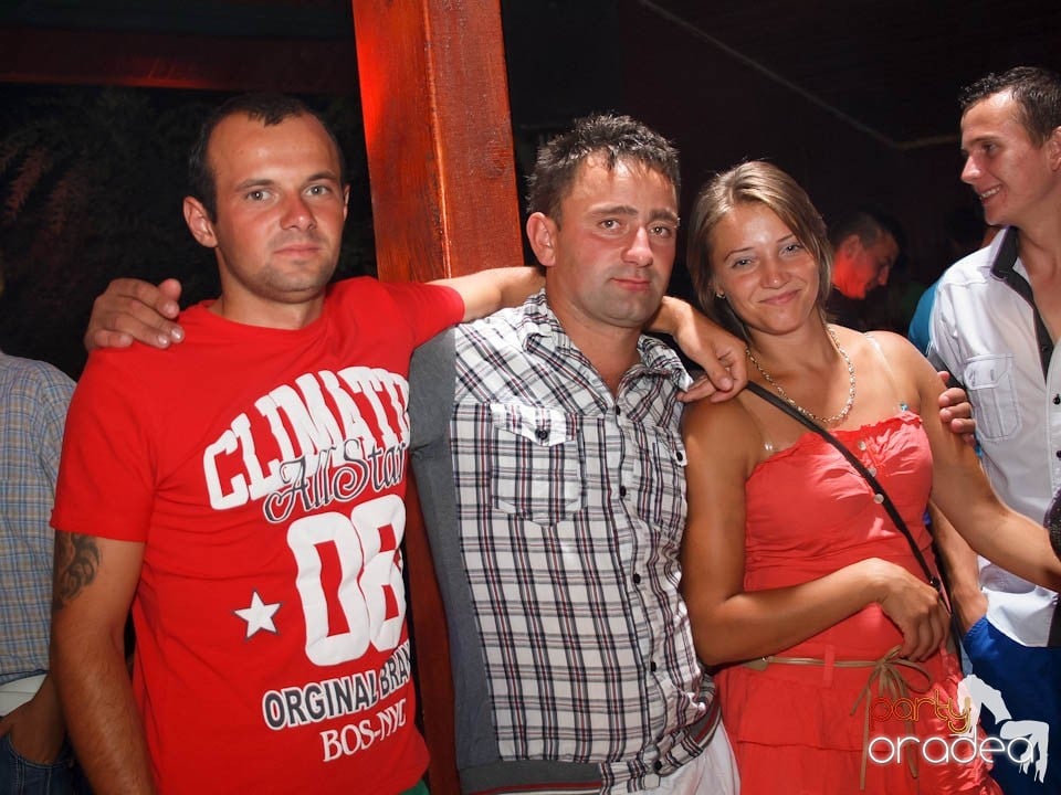 Discovery & PLSCB feat. Tia în Disco Faház,