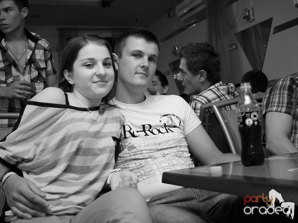 Discovery & PLSCB feat. Tia în Disco Faház,
