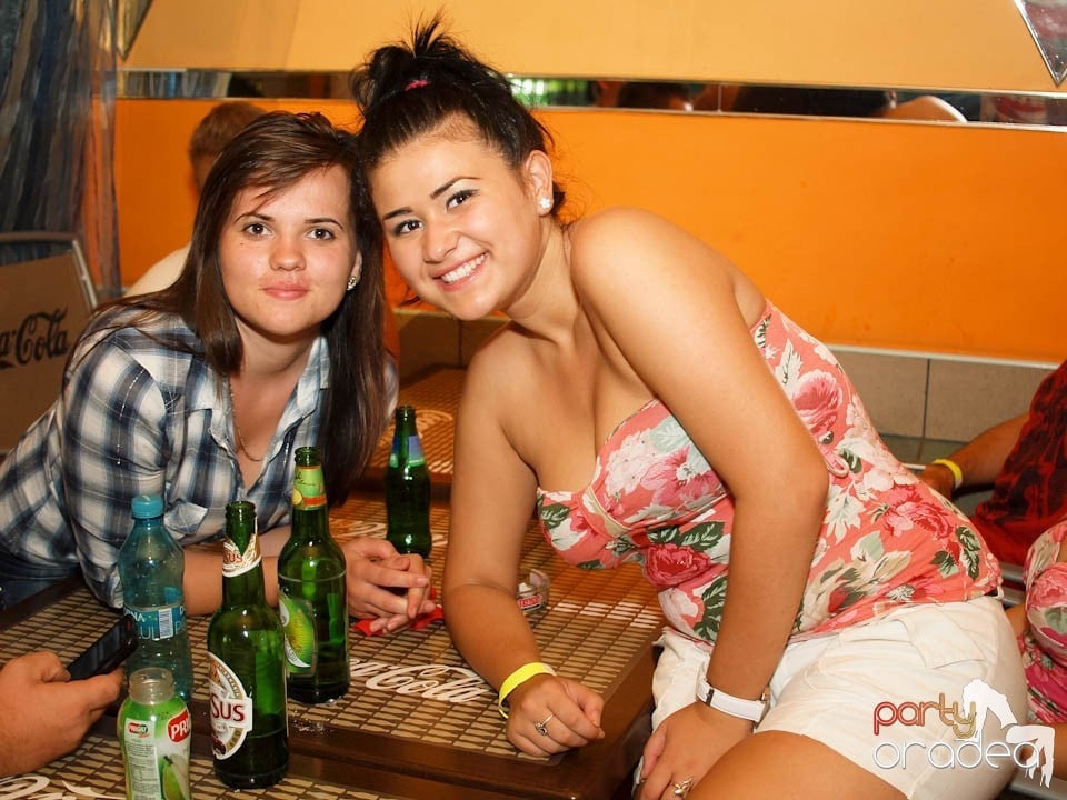 Discovery & PLSCB feat. Tia în Disco Faház,