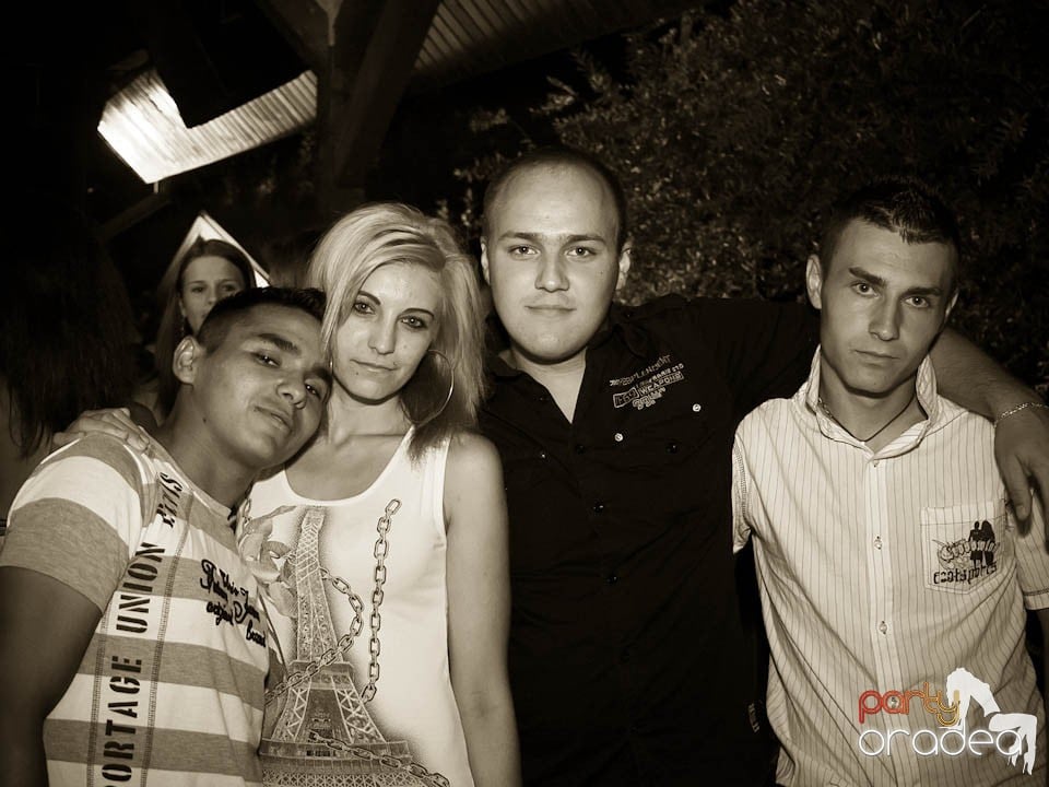 Discovery & PLSCB feat. Tia în Disco Faház,