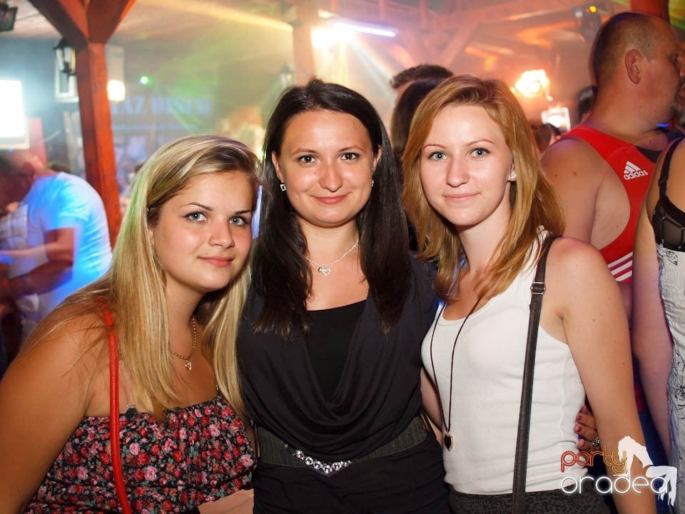 Discovery & PLSCB feat. Tia în Disco Faház,