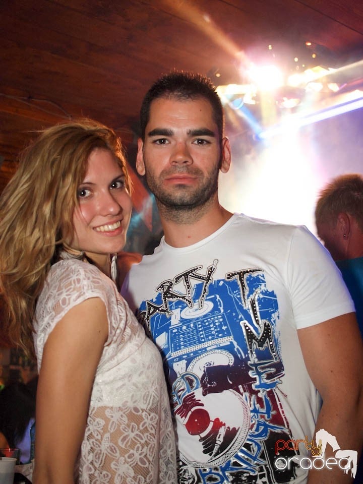 Discovery & PLSCB feat. Tia în Disco Faház,