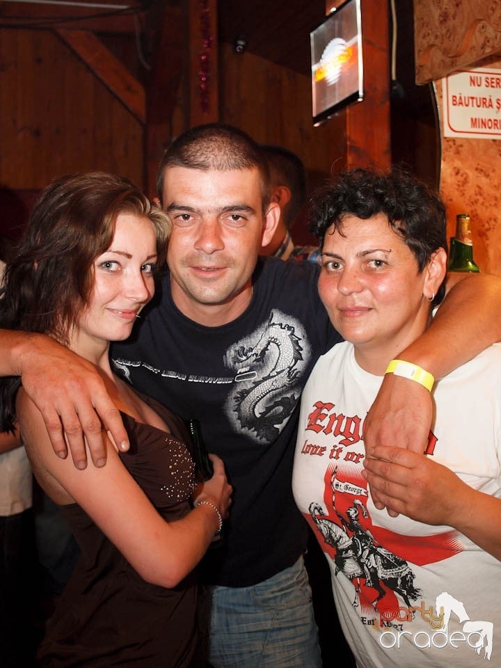 Discovery & PLSCB feat. Tia în Disco Faház,