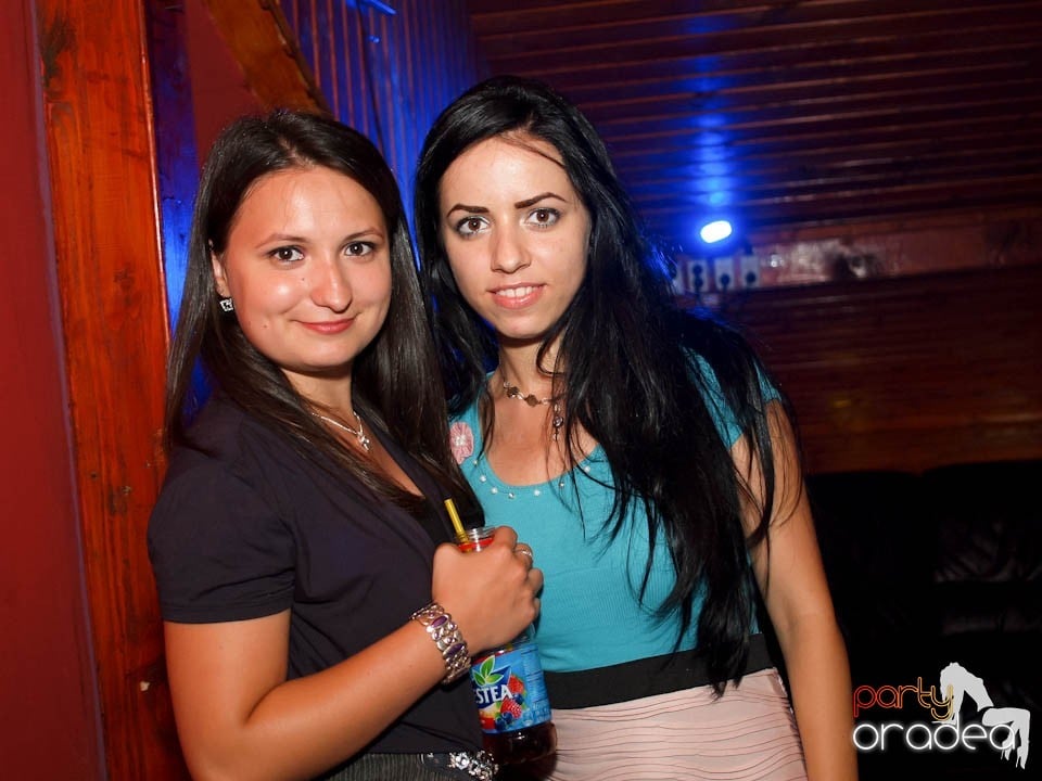 Discovery & PLSCB feat. Tia în Disco Faház,