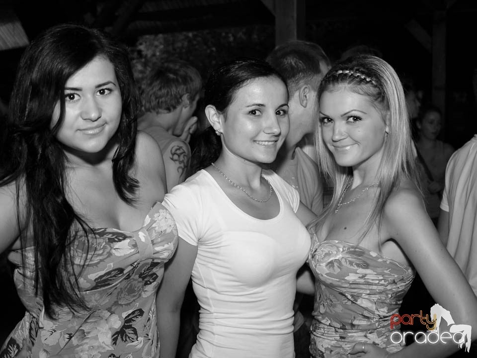 Discovery & PLSCB feat. Tia în Disco Faház,