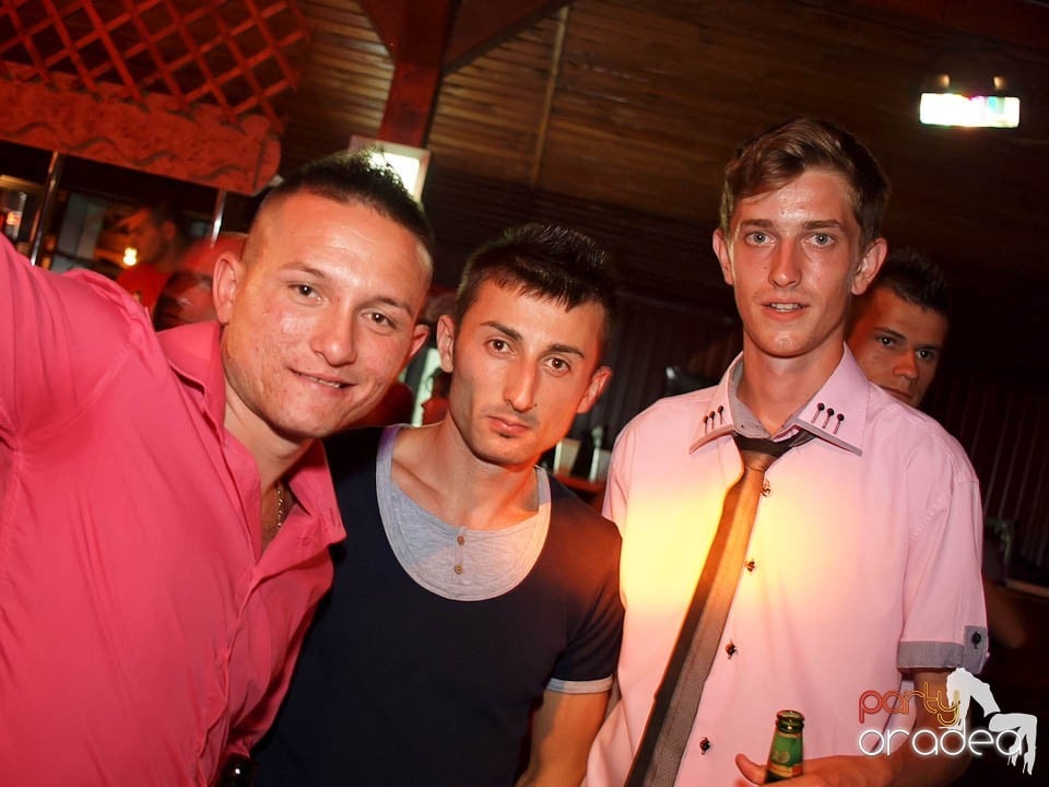 Discovery & PLSCB feat. Tia în Disco Faház,