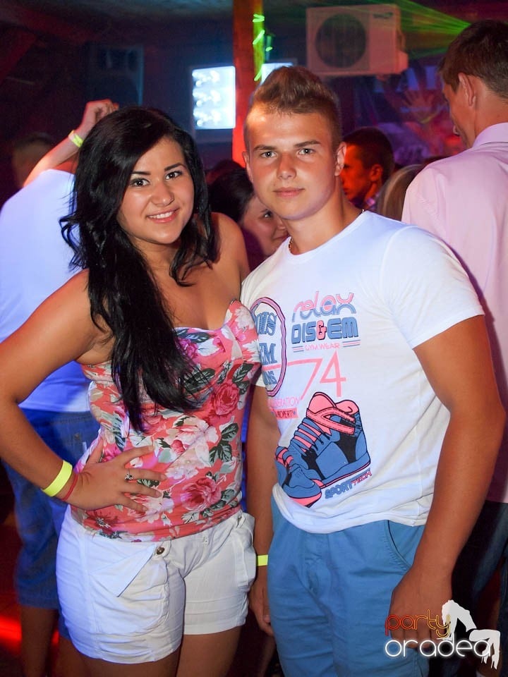 Discovery & PLSCB feat. Tia în Disco Faház,
