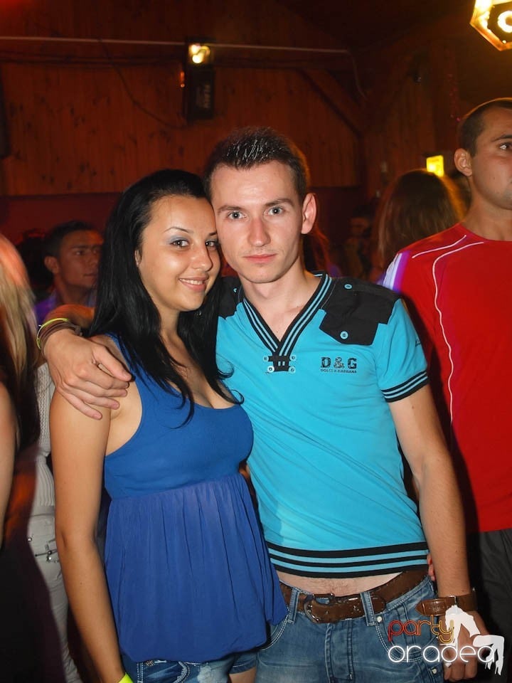 Discovery & PLSCB feat. Tia în Disco Faház,