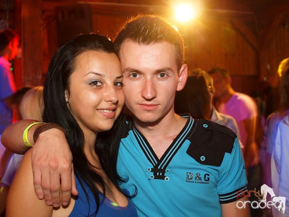 Discovery & PLSCB feat. Tia în Disco Faház,
