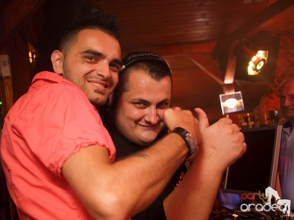 Discovery & PLSCB feat. Tia în Disco Faház,