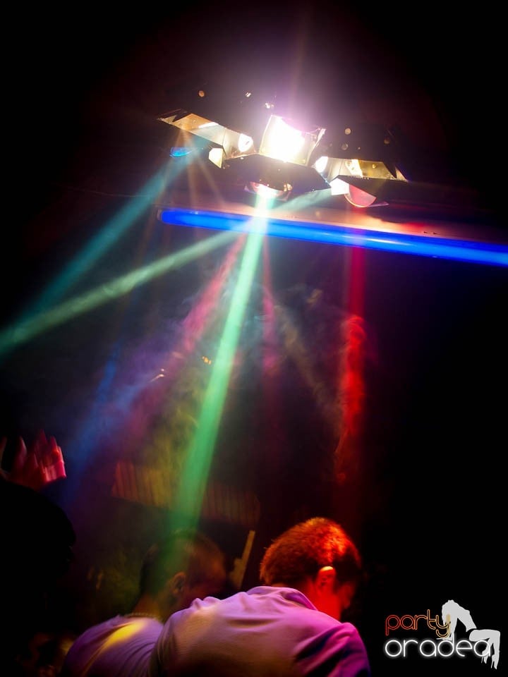 Discovery & PLSCB feat. Tia în Disco Faház,