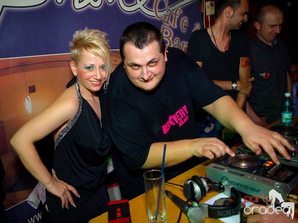 Discovery DJ şi PLSCB în Disco Faház, 