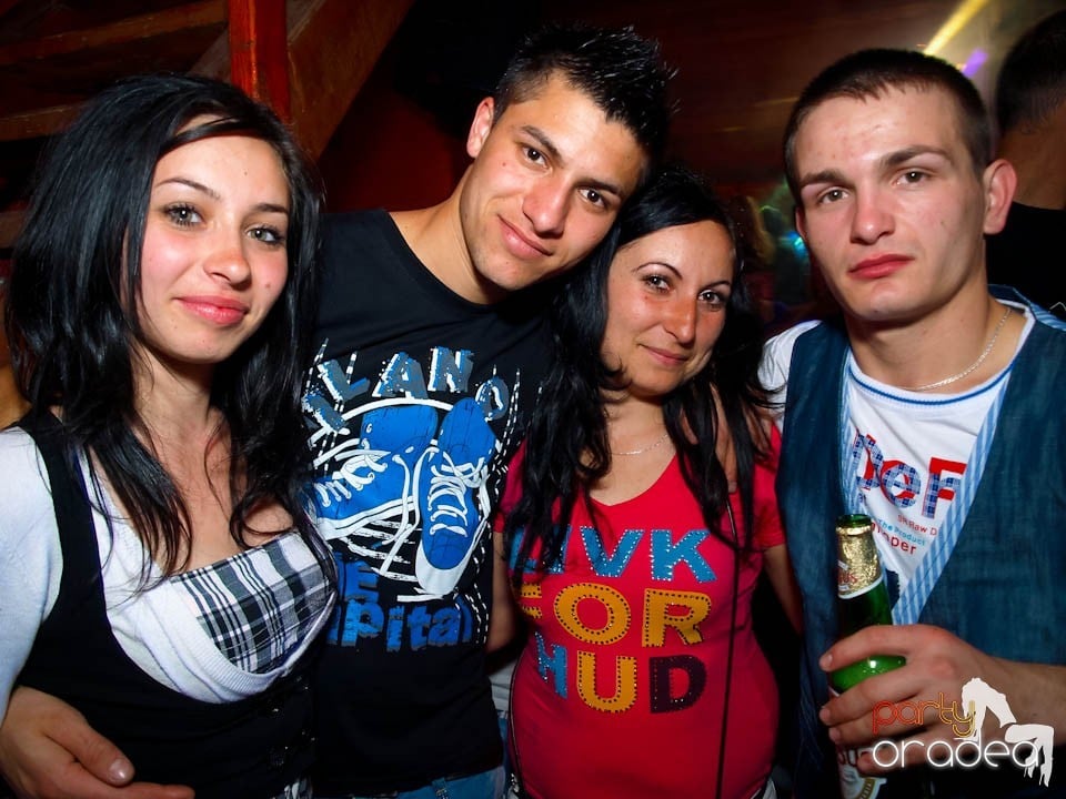 Discovery DJ şi PLSCB în Disco Faház,