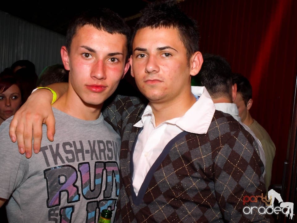Discovery DJ şi PLSCB în Disco Faház,