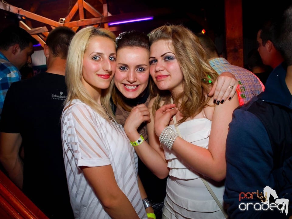 Discovery DJ şi PLSCB în Disco Faház,