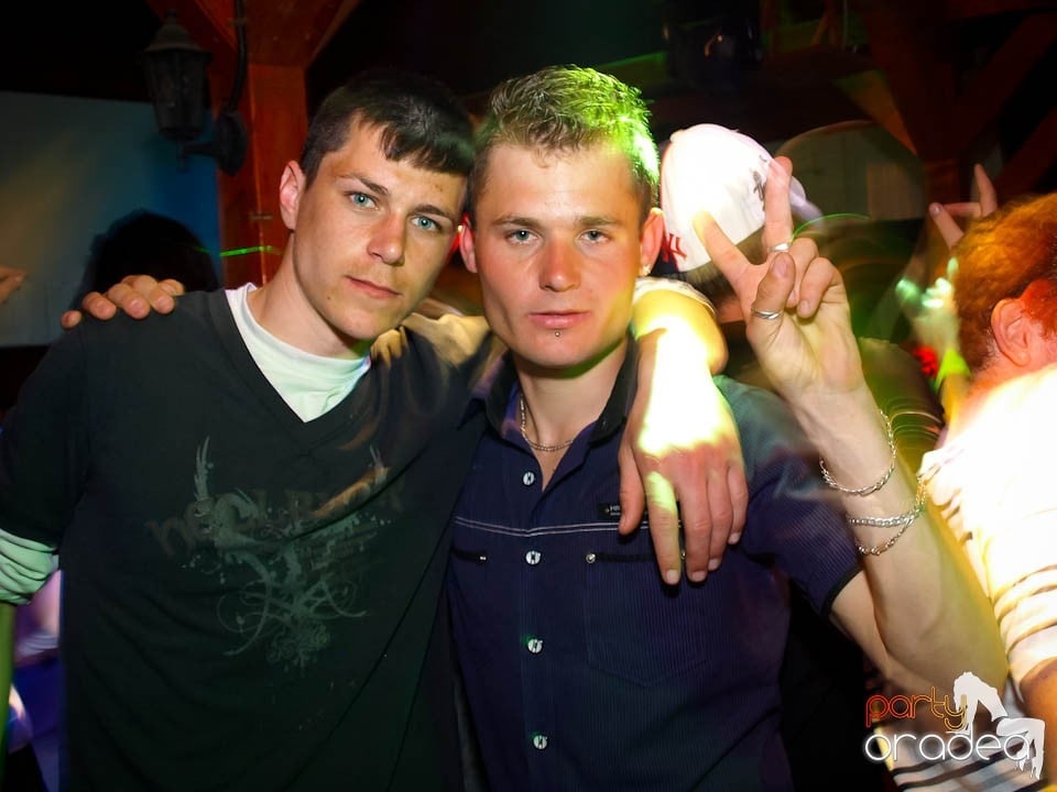 Discovery DJ şi PLSCB în Disco Faház,