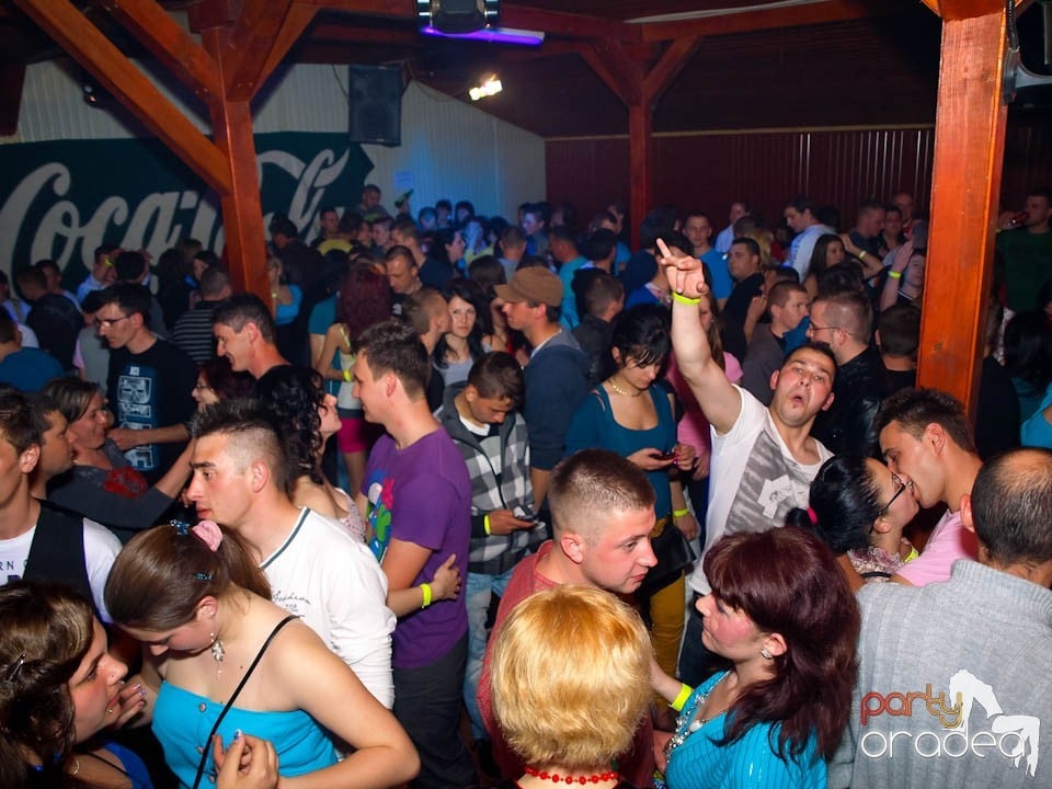 Discovery DJ şi PLSCB în Disco Faház,