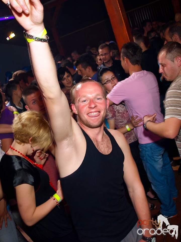 Discovery DJ şi PLSCB în Disco Faház,