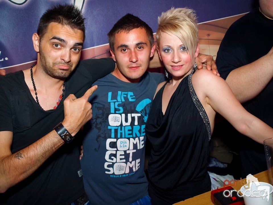 Discovery DJ şi PLSCB în Disco Faház,