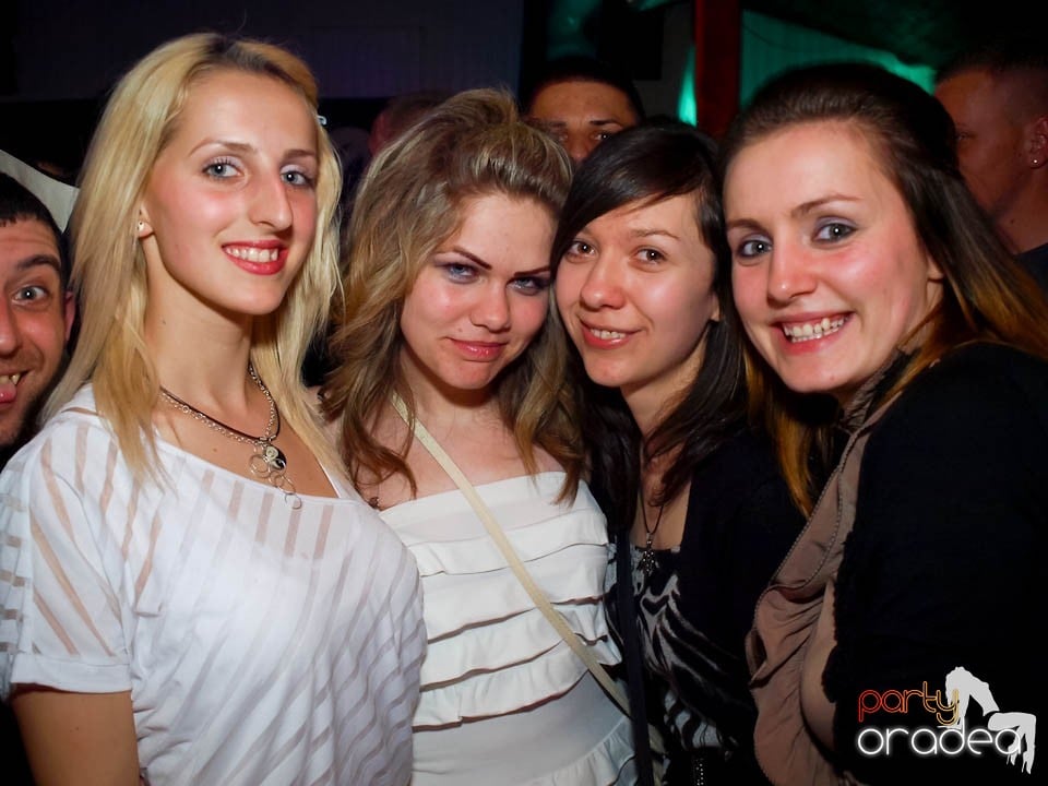 Discovery DJ şi PLSCB în Disco Faház,